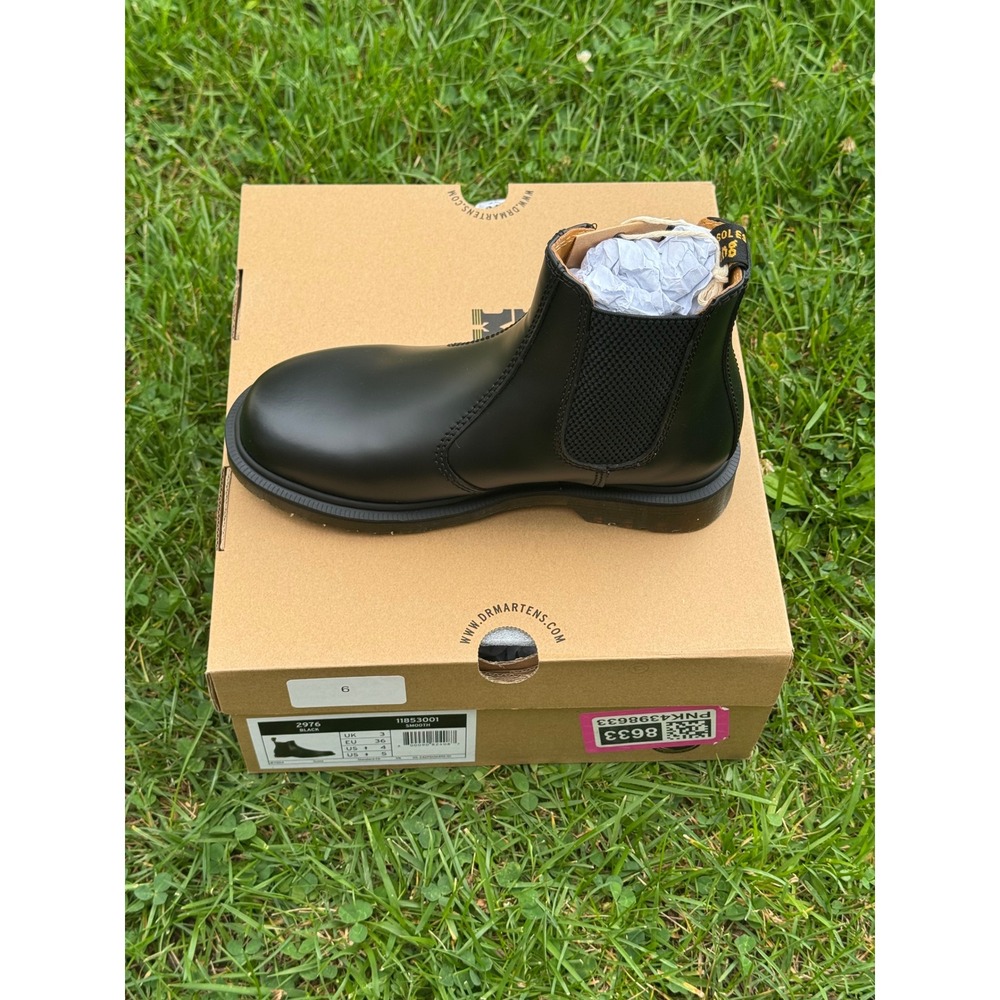 Dr. Martens 2976 Smooth Leather Chelsea Boots Black 11853001 Mens‎ 4 Womens 5